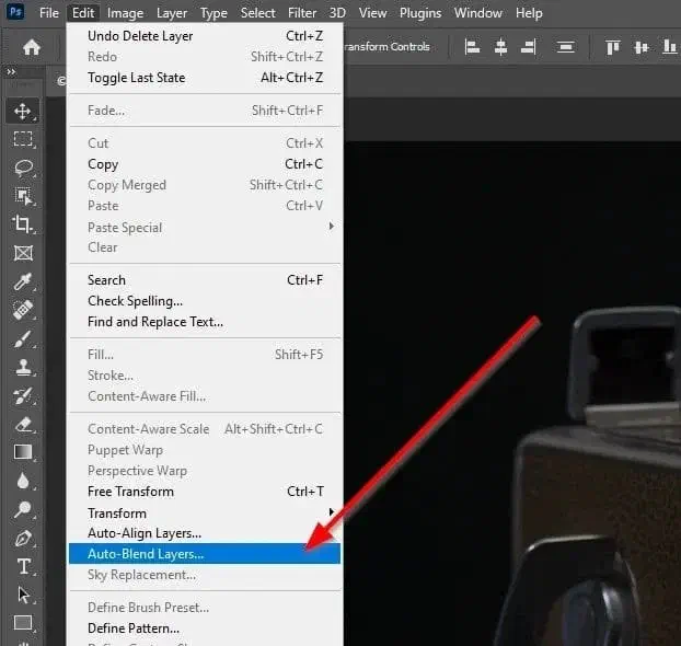 Auto blend layers in Photoshop