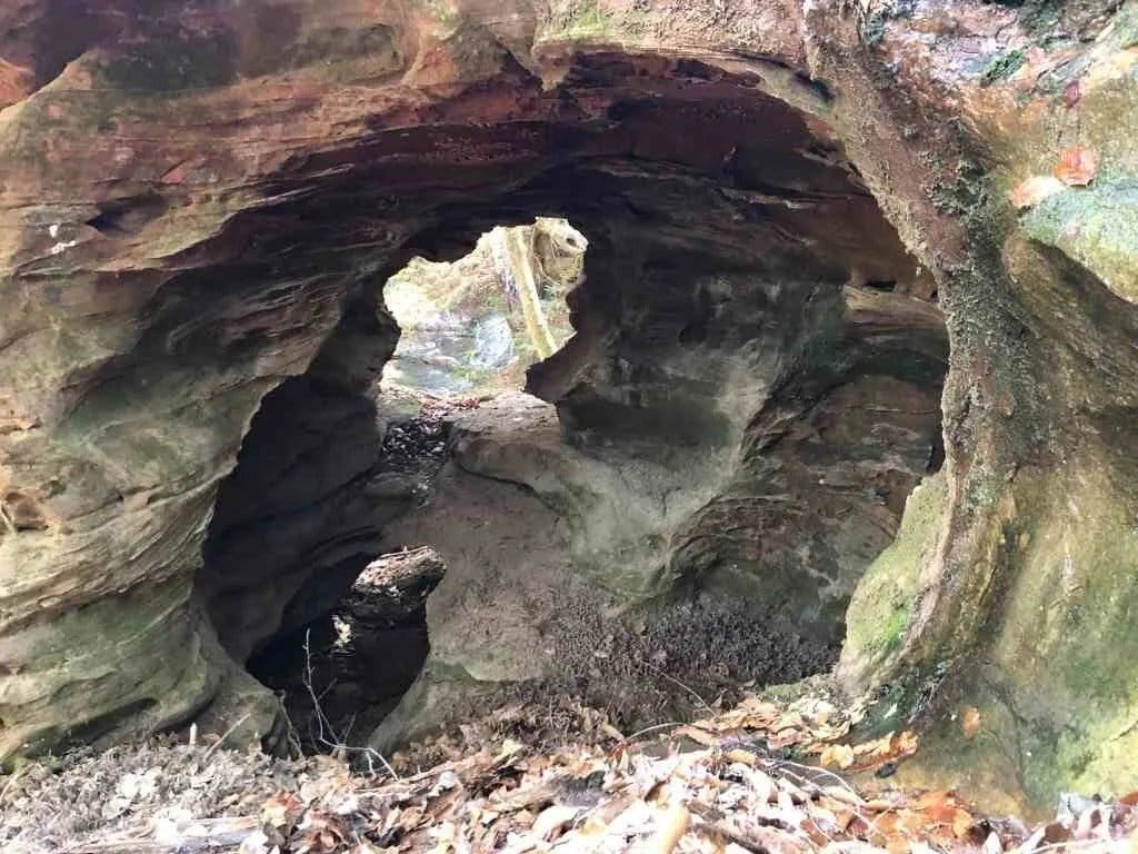 Hobbit Hole Arch, Mammoth Cave National Park, Kentucky.