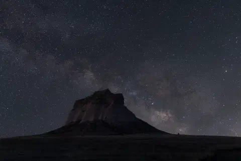 The milky way over the pawnee buttes
